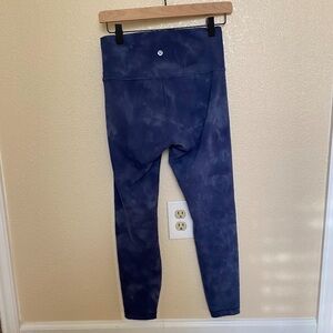 Lululemon Blue Diamond Dye Wunder Train Leggings 25”